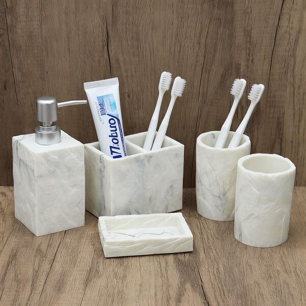 Conjunto de acessórios de banheiro premium com aparência de mármore, incluindo xampu, sabonete líquido, dispensador de sabonete, porta-escovas de dentes, saboneteira, copo, livremente combinável para vários cenários