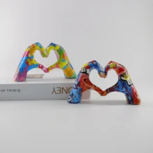 1pc Resin Love Hand Model Ornament Graffiti Art Statue Miniature Figurines Living Room Desktop Decoration Handicrafts