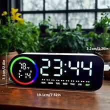 这款LED数字时钟具有亮度可调、日期和温度显示、USB连接等功能，适合用作家庭和办公室的运动/健身计时器闹钟。它还具有贪睡模式、语音控制模式和日/夜模式切换功能。 - 彩色 - 查看 2