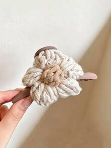 1pc Women Knitted Flower Hair Clip, Autumn/Winter Knitted Flower Hair Clip, Medium Hair Claw For Bun, Retro Elegant Hair Claw Clip Fashion Hair Clutch Winter Hair Accessories