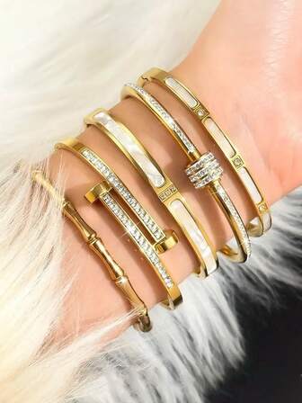 1pc Stainless Steel Bracelet With Multiple Styles Available. Decorated With Rhinestones, It Is Of Exquisite Workmanship And Features Water Resistance And Durability. Suitable For Ladies' Daily Wear.