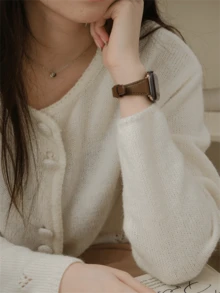 1条柔软皮革表带，兼容，女士运动风格，适用于38mm、40mm、41mm、42mm、44mm、45mm、46mm、49mm表盘尺寸，兼容 Series 10/9/8/7/6/5/4/3/2/1 SE Ultra。 - 褐色皮革 - 查看 5