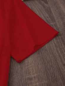 Playera infantil para niñas con estampado de "Sweet Christmas" con Galletas de Jengibre y Muñeco de Nieve, hecha 100% de algodón, cuello redondo, manga corta y corte recto. - Rojo - Ver 4