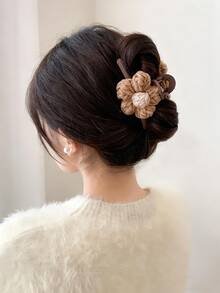 1pc Women Knitted Flower Hair Clip, Autumn/Winter Knitted Flower Hair Clip, Medium Hair Claw For Bun, Retro Elegant Hair Claw Clip Fashion Hair Clutch Winter Hair Accessories