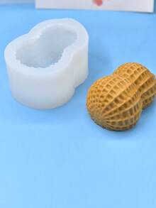 1 pieza Molde de silicona con forma de cacahuete para velas aromáticas DIY, accesorio de decoración de yeso con forma de cacahuete, vela hecha a mano, cera, molde de decoración de aromaterapia, formas lindas DIY, artesanía de velas festivas de Navidad para decoración navideña, obra de arte de yeso y cemento aromático, idea de regalo perfecta, decoración navideña para el hogar, decoraciones navideñas, accesorio de decoración de habitación, 2025