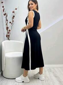 Vestido Longo de Malha decote V Regata Bicolor listras e fenda confortável Soltinho Elegante Dress - Preto - Visão 4