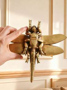 1pc Creative Golden Dragonfly-Shaped Wall Decor Art Piece, A Handcrafted Insect Frame Accessory, Perfect For Home Party Decorations In An Insect-Themed Room, A Novel Gift For Insect Lovers, And Suitable For Home Decor, Room Decor, And Wall Decor.