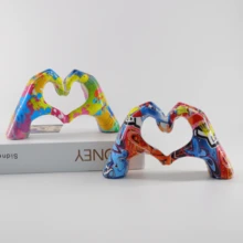 1pc Resin Love Hand Model Ornament Graffiti Art Statue Miniature Figurines Living Room Desktop Decoration Handicrafts
