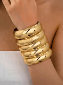 2pcs Fashionable Exaggerated Metal Pattern Bangle Bracelets, Suitable As Gifts For Friends