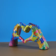 1pc Resin Love Hand Model Ornament Graffiti Art Statue Miniature Figurines Living Room Desktop Decoration Handicrafts