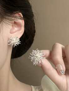 1Pair Gold Plated Sunburst Stud Earrings - Rhinestone Firework Statement Earrings For Women, Hypoallergenic Daily & Party Jewelry