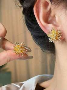 1Pair Gold Plated Sunburst Stud Earrings - Rhinestone Firework Statement Earrings For Women, Hypoallergenic Daily & Party Jewelry