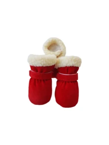 Para zimowych butów dla psa, z podszewką termiczną, ciepłe i z miękką podeszwą, wiatroszczelne i odporne na zimno. Nadają się do utrzymania ciepła i ochrony stóp podczas aktywności na świeżym powietrzu, zapewniając niezawodną ochronę podczas spacerów z psem.