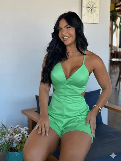 Macaquinho Feminino Alfaiataria Alcinha com Bojo e Amarração nas Costas – Elegante e Confortável