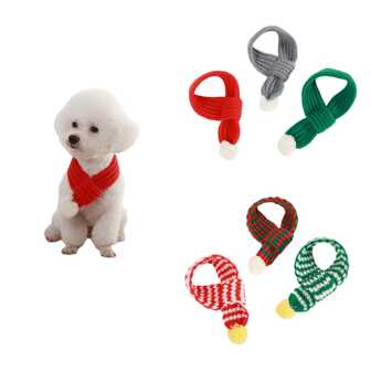 1 st stickad julhalsduk för husdjur, i julstil, mjuk och hudvänlig, tvättbar, justerbar axelremssöm, håller husdjuren varma och förhindrar dregling, justerbart julpannband för husdjur lämpligt för hundar och katter, lämpligt för jul/nyår, dagliga promenader/helgfoton/husdjursfester, julklappar, vintertillbehör för husdjur