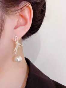 1 对蝴蝶结水钻和人造珍珠耳环，法式设计时尚耳环 - 金色 - 查看 3