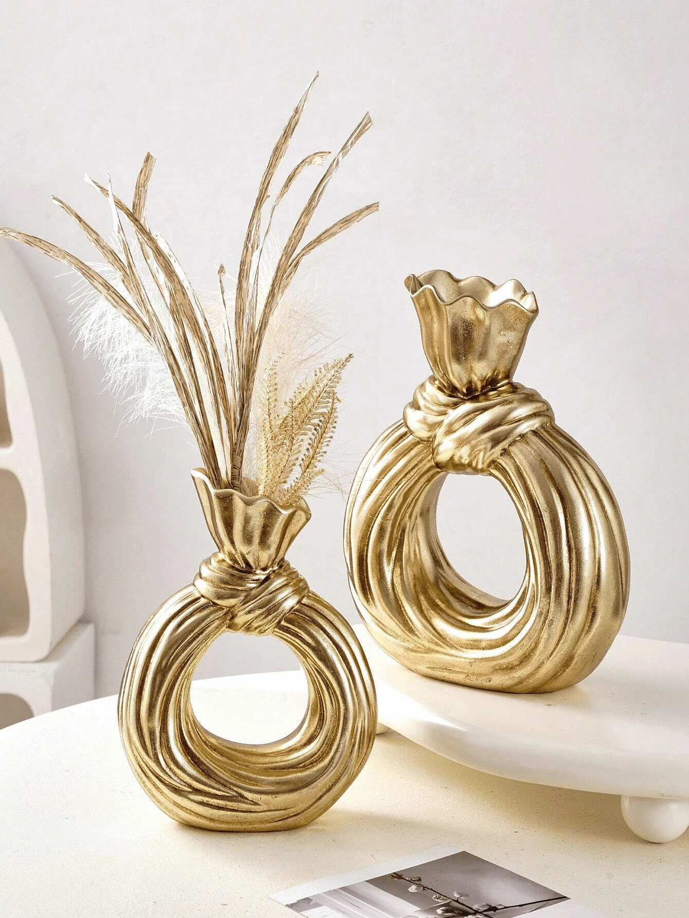 1pc Gold Bow-Shaped Resin Vase, This Shiny Gold Vase Can Hold Holiday Branches, Ideal For Christmas Dining Table, Fireplace Mantel, Adding Luxurious Holiday Ambiance To Living Room And Parties, Perfect For Room Decor, Christmas, Home Decor, Vase, Glass Vase. - Multicolor - View 1