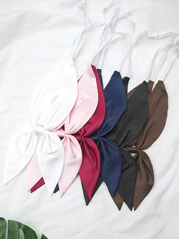 قطعة واحدة من ربطة العنق البوليستر الأنيقة والقابلة للتعديل بطراز بحري كلاسيكي. إكسسوار لا يزول مع الموسم.