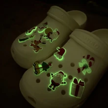 10 件套圣诞系列发光卡通鞋饰，适用于木屐凉鞋装饰，DIY 配件 - 彩色 - 查看 2