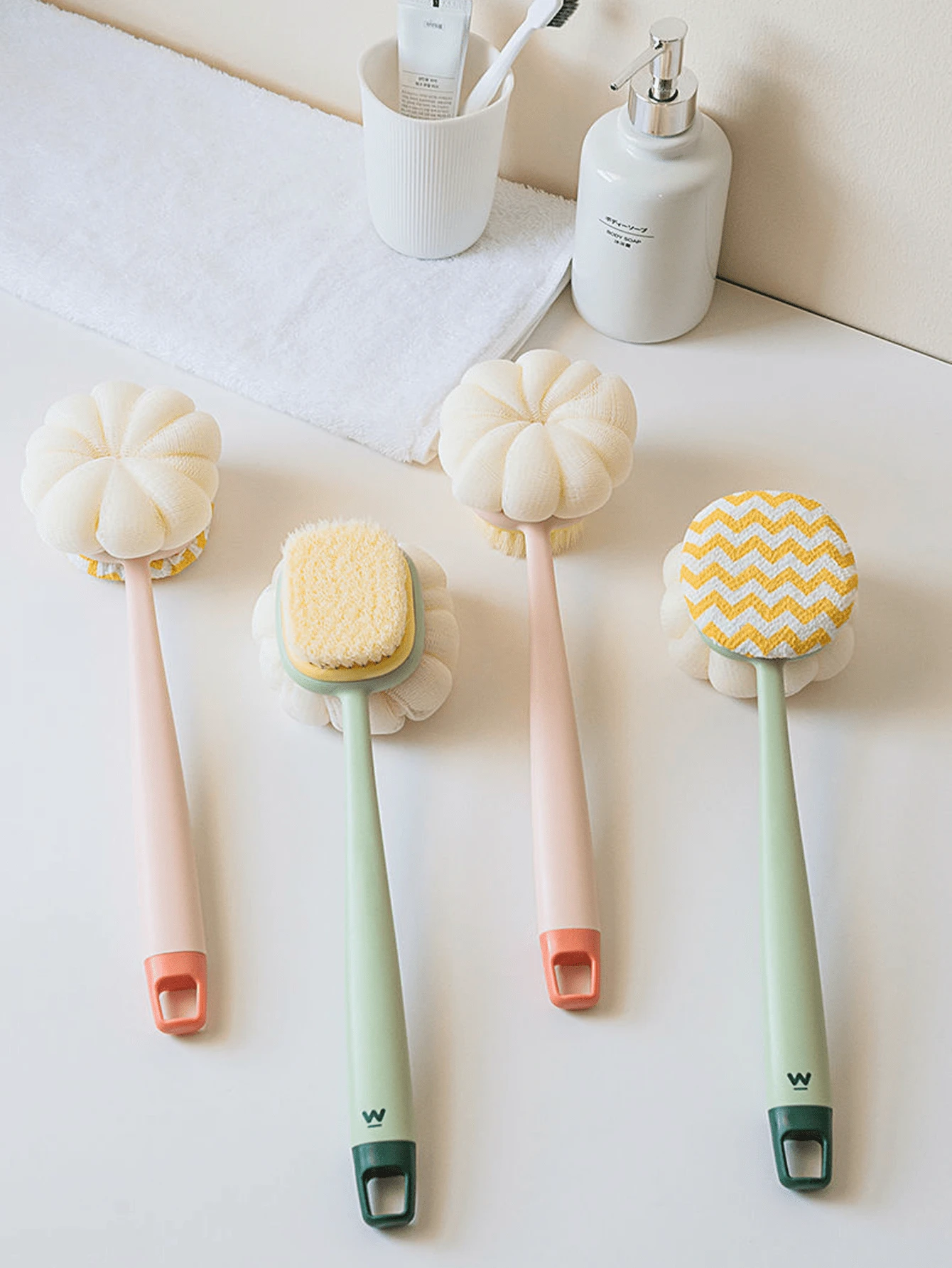 1 件二合一沐浴刷和沐浴球，长柄沐浴刷，双面擦洗刷，沐浴配件 - 彩色 - 查看 1