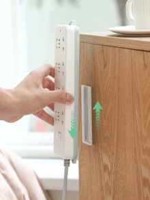 4 piezas Soportes para enchufes, Soportes para enchufes montados en la pared, Soportes para enchufes, Soportes para enchufes autoadhesivos, Organizadores de cables, Organizadores de electrodomésticos, Ganchos para enchufes montados en la pared que ahorran espacio para dormitorios, cocinas y salas de estar (1/2/3 piezas)