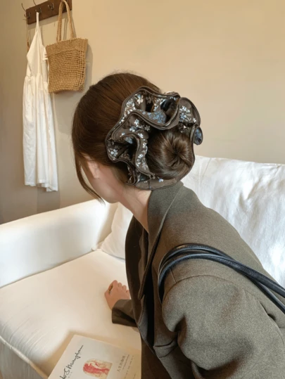 1个复古花朵发圈，精致设计，适合扎马尾辫、发髻，秋冬季节适用，发绳，发圈，头饰