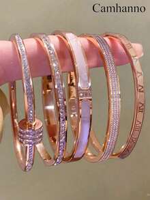 Camhanno 5件套优雅金色不锈钢手链套装，独特设计，是情侣的理想之选，也是完美的日常装饰礼品和珠宝礼物。 - 金色 - 查看 11