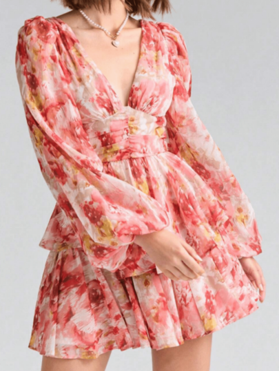 Vestido de gasa con estampado floral degradado, detalles de volantes en el bajo, mangas abultadas exageradas, escote en V profundo, silueta evasé. Degradado rosa-naranja. Estilo romántico francés, adecuado para citas, fiestas, viajes a la playa, primavera/verano, salidas del Día de la Madre y sesiones de fotos con amigos.