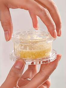 1 pieza Molinillo manual de ajo con giro | Molinillo de hierbas multifuncional - Un giro para triturar y antiadherente - Diseño de mango mecánico duradero - Procesa fácilmente ajo y jengibre - Herramienta pequeña esencial para la cocina - Multicolor - Ver 4