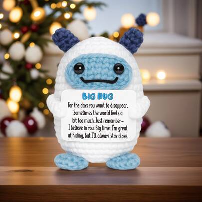 1pc Handmade Crocheted Desktop Decor Figurine, Cute Snowman & Snowbeast Design, Great Birthday Gift For Best Friends, Sisters, Moms, Grandmas, Unisex, Keychain Plush Doll, Positive Emotion Support, Creative Party Favor For Halloween, Christmas