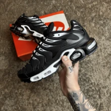 Air TN Plus Max Black Premium Vapor White Bubble Shock Absorber Springs Sneakers - Black and White - View 1