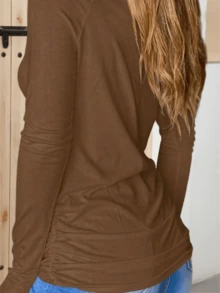 Fisoew Women's Long Sleeve Thumb Hole T Shirt Crew Neck Plain Design Casual Ruched Tee Top - 棕色 - 查看 2