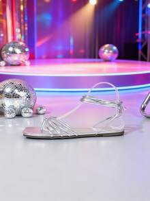 Damen Europäische & Amerikanische Mode Kreuzriemen Sexy Minimalistisch Lässig Zuhause Urlaub Party Römisch Flach Fee Metallisch Gold Riemchen Sandalen - Silber - Übersicht 4