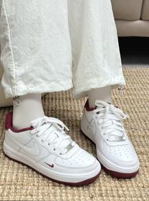 Nike Nike Air Force 1 Lv8 Leather 3 - Zapatillas de deporte para niños, cómodas, versátiles, antideslizantes, resistentes al desgaste, sencillas, estilo retro, de caña baja, en blanco y rojo