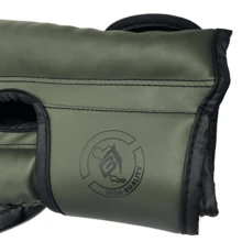 BRONJEE品牌PU皮拳击手套，适合12-88岁人群，成人哑光黑专业拳击手套，8盎司、10盎司、12盎司、14盎司、16盎司可选，也可用于泰拳训练、沙袋训练、综合格斗、拳击、踢腿等格斗运动，迷彩绿配色。