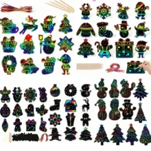 12 قطعة من لوحات الفن بالخدش للكريسماس، تشمل رجل الثلج، رجل الزنجبيل، الرنة، الجرس، شجرة ، لوحات الفن بالخدش، ديكورات، كتاب فن الخدش للتعليق، هدايا حفلات ، هدايا للفصول الدراسية (ألوان وأنماط عشوائية)، زينة شجرة