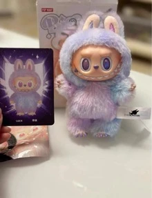 Pop Mart 怪兽3.0能量爆发系列 - 乙烯基人脸吊坠盲盒，情人节节日礼物，柔软收藏吊坠，100%正品（单个盲盒）