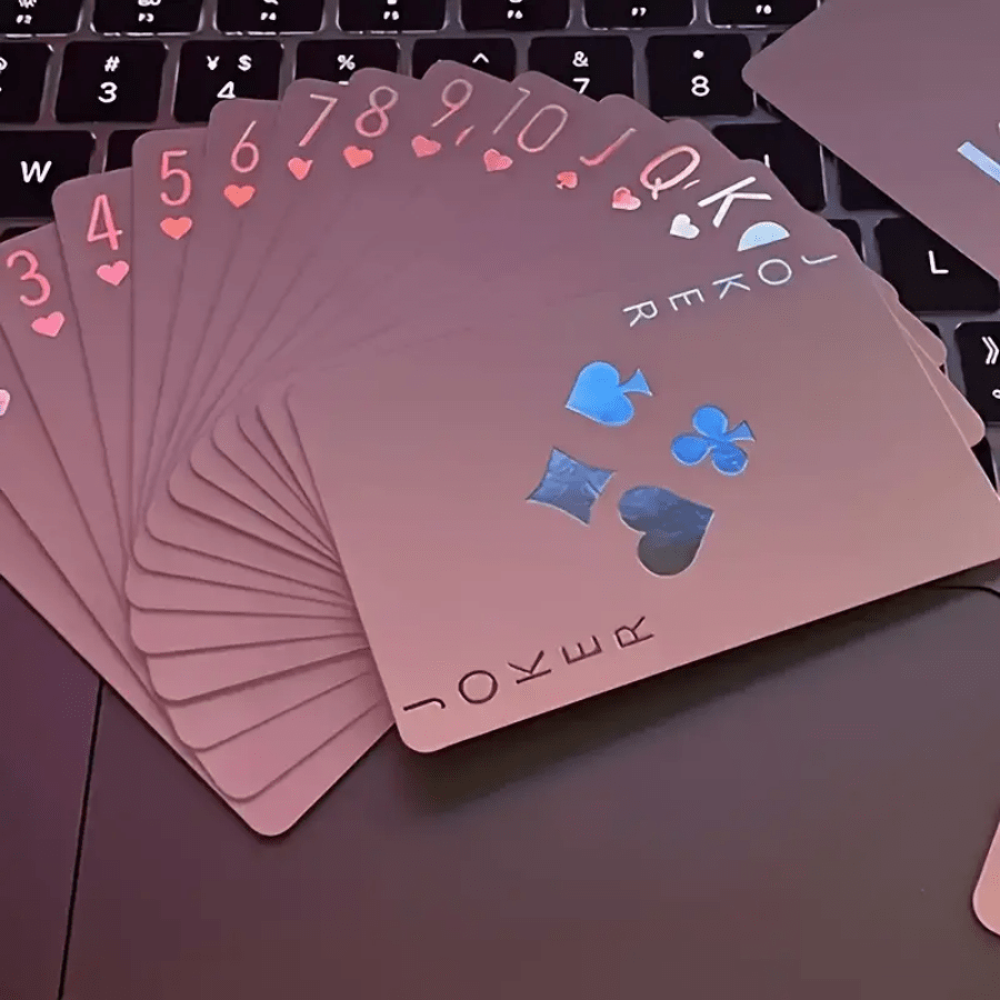 1 Deck Holographic Luminous Playing Cards, High-Quality Personalized Party Cards, Essential For Student Dorms & Home Entertainment (54 Cards), Great For Christmas Party Card Games