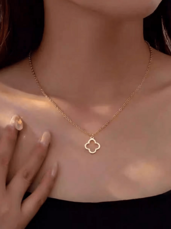 1pc Fashionable Niche Heart Pendant Necklace For Women, Minimalist Style