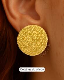 1 Par Brinco Redondo Trançado Design Geométrico Dourado Folheado a Ouro 18K Acessório Moda Feminina Moderna e Elegante Auty Club - Dourado - Visão 5