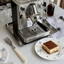 1pc Cute Ceramic Plate With Butterfly & Flower Pattern, Serving Dish, Household Dinner Plate, Cake Stand, Ceramic Dessert Plate, Pasta Plate, Breakfast Plate - Multicolor - View 1