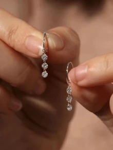 1对极简主义锆石圆形流苏耳环 - 銀色 - 查看 1