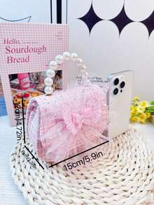 Mini bolsa feminina de tecido com pérolas, fecho magnético na aba, detalhe de laço, acabamento em tela, alça de ombro ajustável (pode ser usada no ombro, transversal ou como porta-moedas). Ideal para presente de aniversário, volta às aulas, feriados e atividades ao ar livre.