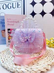 Mini bolsa feminina de tecido com pérolas, fecho magnético na aba, detalhe de laço, acabamento em tela, alça de ombro ajustável (pode ser usada no ombro, transversal ou como porta-moedas). Ideal para presente de aniversário, volta às aulas, feriados e atividades ao ar livre.