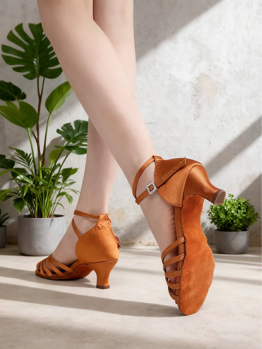 Damen neue braune Schuhe, Schnallen Soft-Boden Lateintanzschuhe, 5cm mittlere Absätze, Hallensportschuhe, Jazztanzschuhe, Ballettschuhe, bequeme, weiche, leichte Übungs- und Auftrittschuhe für professionellen Gesellschaftstanz