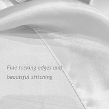 1件装长方形缎面桌布，适用于母亲节和节日装饰、派对、宴会、露营、野餐、烧烤、室内外日常使用。