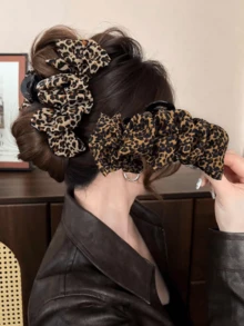 1 pieza Pinza de pelo con estampado de leopardo y flores vintage, adecuada para usar a diario. Pinza de pelo, pinza de mandíbula, pinza de pelo, pinza de pelo, pinza de pelo, accesorio de pelo con flores para mujer para outfits de vacaciones