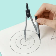 8 件透明塑料几何圆规和尺子套装 - 耐用绘图工具套件，带量角器、三角板和橡皮擦，适用于学校和艺术项目