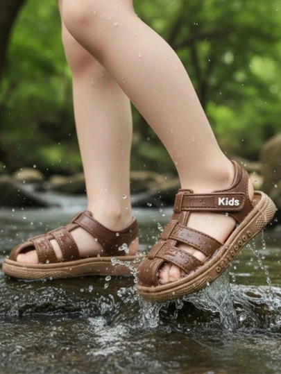 HAHABOBO 新款棕色时尚儿童凉鞋 - 纯色条纹图案，时尚简约，百搭日常穿着，优雅大方，适合男孩、女孩和幼儿。舒适柔软，平底轻便，设计时尚，适合户外散步、通勤、上学、海滩、花园等各种场合，也可作拖鞋穿着；完美适用于夏季、秋季及所有季节。