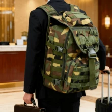 Mochila deportiva táctica: mochila para ordenador portátil de uso diario, unisex, con múltiples compartimentos, fabricada en poliéster resistente, ideal para senderismo, pesca, gimnasio, con detalles a rayas, mochila para fitness | Mochila de moda | Correas seguras, mochila de senderismo. Adecuada para viajeros, campistas, amantes de la naturaleza y aficionados al fitness. - camuflaje verde - Ver 10